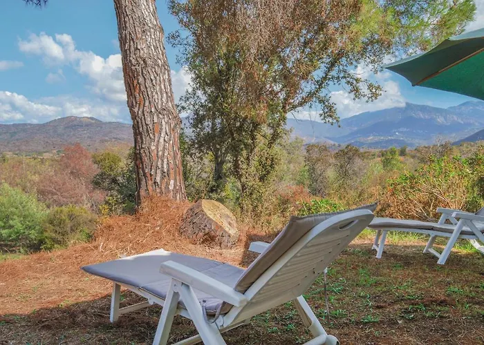 Two-bedroom In Hébergement de vacances Calcatoggio (Corsica)